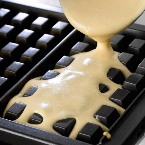 Вафельниця GoodFood WB1S